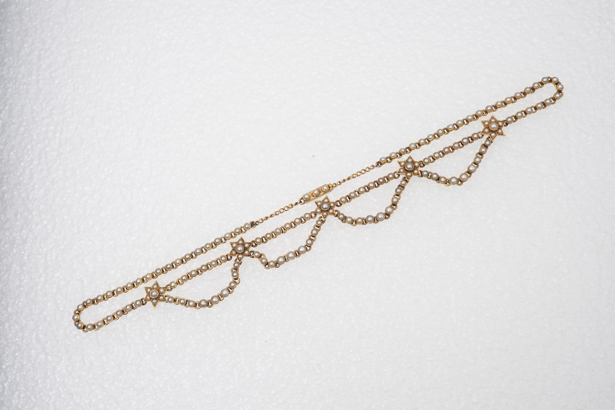 An attractive Edwardian pearl necklace, early 20th century